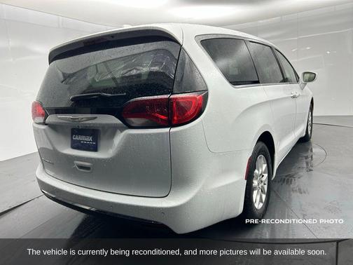 2020 Chrysler Pacifica Touring