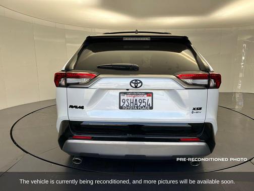 2025 Toyota RAV4 Hybrid SE