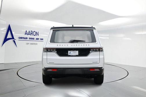 Diamond Black Crystal Pearlcoat 2022 Jeep Grand Wagoneer Series III 4x4