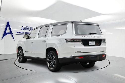 Diamond Black Crystal Pearlcoat 2022 Jeep Grand Wagoneer Series III 4x4