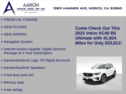 2023 Volvo XC40 B5 Ultimate Dark Theme