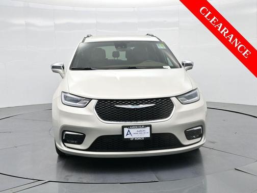 Luxury White Pearlcoat 2021 Chrysler Pacifica Hybrid Limited