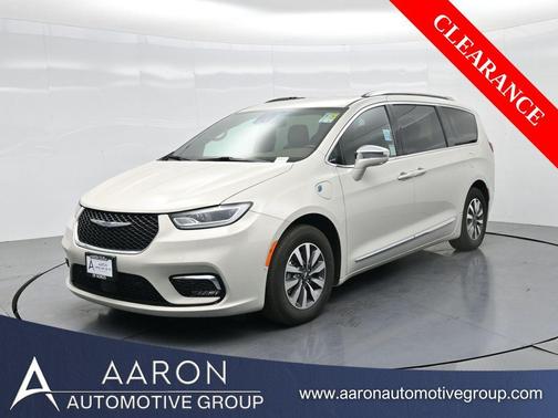 Luxury White Pearlcoat 2021 Chrysler Pacifica Hybrid Limited