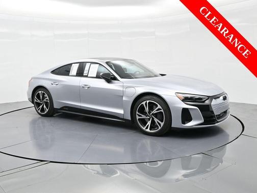 2024 Audi e-tron GT Premium Plus quattro