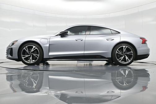 2024 Audi e-tron GT Premium Plus quattro