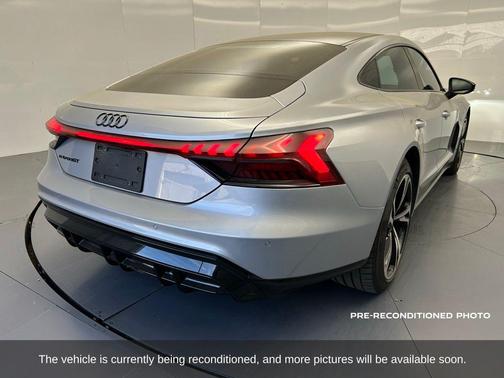 2024 Audi e-tron GT Premium Plus quattro