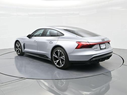 2024 Audi e-tron GT Premium Plus quattro