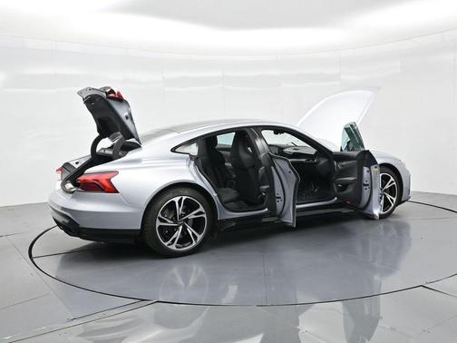 2024 Audi e-tron GT Premium Plus quattro