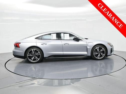 2024 Audi e-tron GT Premium Plus quattro