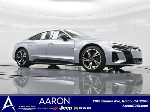 2024 Audi e-tron GT Premium Plus quattro