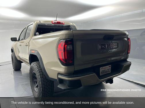 2023 GMC Canyon AT4