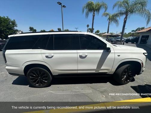 2025 Cadillac Escalade Sport Platinum