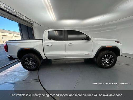 2024 GMC Canyon AT4