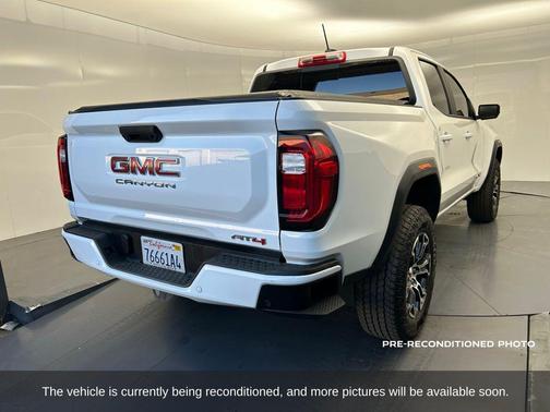 2024 GMC Canyon AT4
