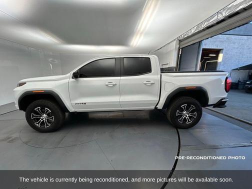 2024 GMC Canyon AT4
