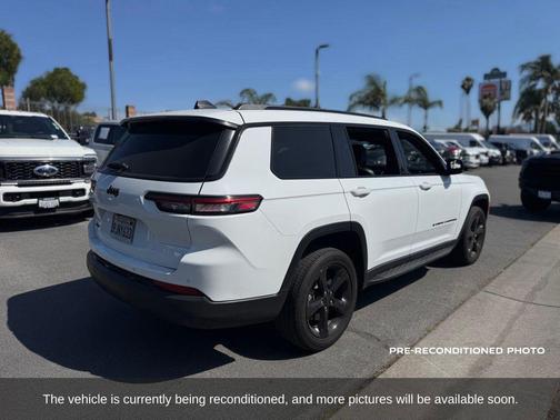 Bright White Clearcoat 2023 Jeep Grand Cherokee L Altitude