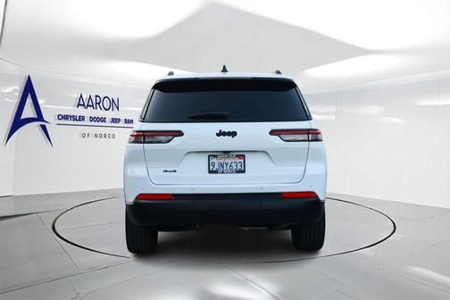 Bright White Clearcoat 2023 Jeep Grand Cherokee L Altitude
