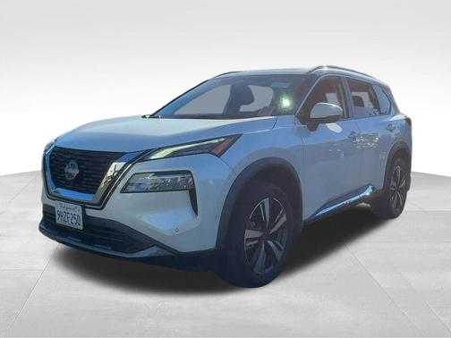 Pearl White 2023 Nissan Rogue SL