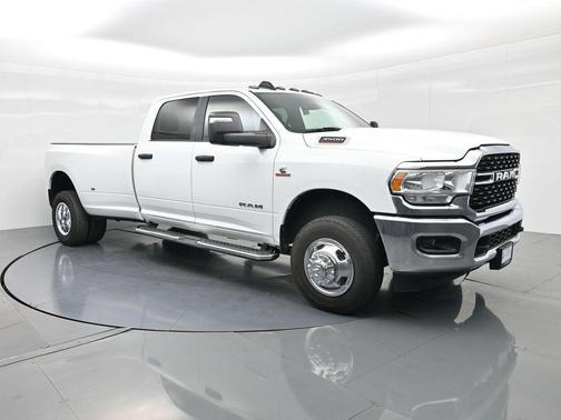 2024 RAM 3500 Big Horn Crew Cab 4x4 8' Box