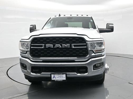 2024 RAM 3500 Big Horn Crew Cab 4x4 8' Box
