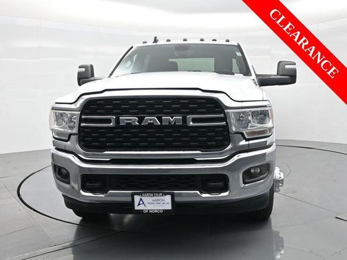 2024 RAM 3500 Big Horn Crew Cab 4x4 8' Box