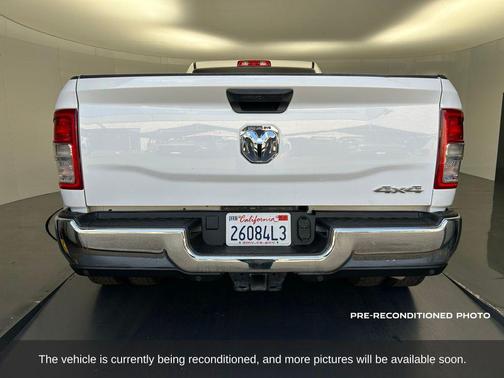 2022 RAM 3500 Tradesman Crew Cab 4x4 8' Box