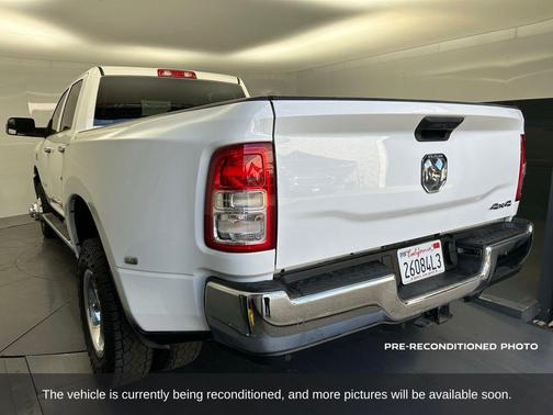2022 RAM 3500 Tradesman Crew Cab 4x4 8' Box