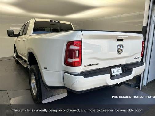 2024 RAM 3500 Laramie Crew Cab 4x4 8' Box