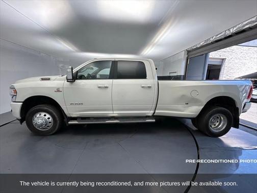 2024 RAM 3500 Laramie Crew Cab 4x4 8' Box
