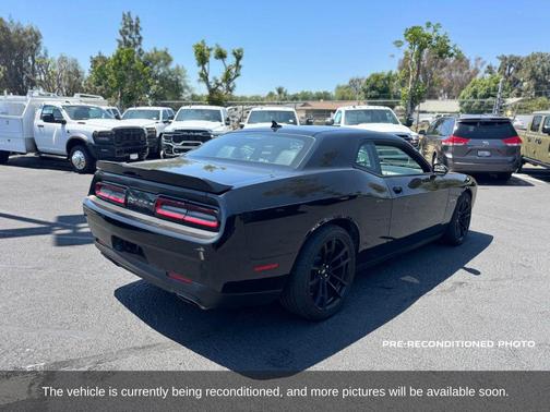 Pitch Black Clearcoat 2022 Dodge Challenger R/T