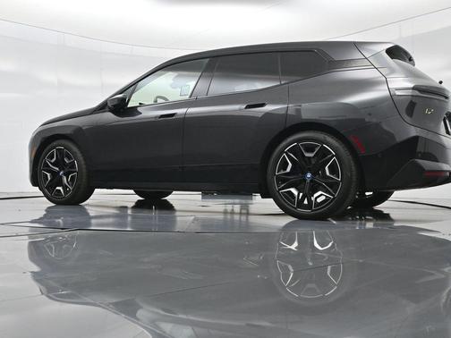 2023 BMW iX M60