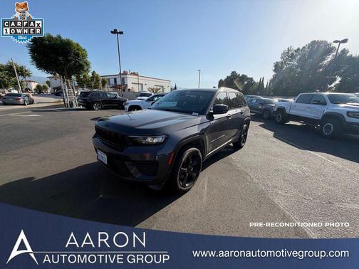 Baltic Gray Metallic Clearcoat 2023 Jeep Grand Cherokee Altitude