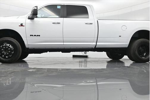 2025 RAM 3500 Laramie Crew Cab 4x4 8' Box