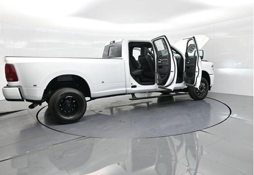 2025 RAM 3500 Laramie Crew Cab 4x4 8' Box