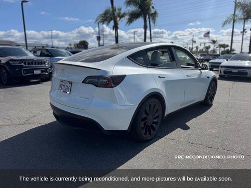 Pearl White Multi-Coat 2022 Tesla Model Y Performance Dual Motor All-Wheel Drive