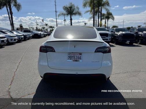 Pearl White Multi-Coat 2022 Tesla Model Y Performance Dual Motor All-Wheel Drive