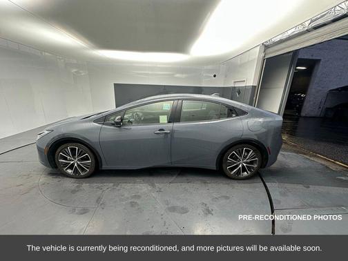 2025 Toyota Prius XLE