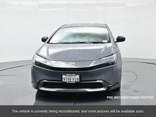 2025 Toyota Prius XLE
