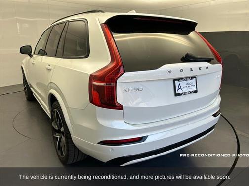 2023 Volvo XC90 Recharge Plug-In Hybrid T8 Plus Dark Theme 7-Seater
