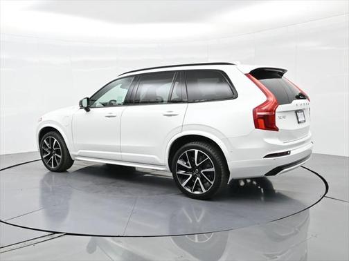 2023 Volvo XC90 Recharge Plug-In Hybrid T8 Plus Dark Theme 7-Seater