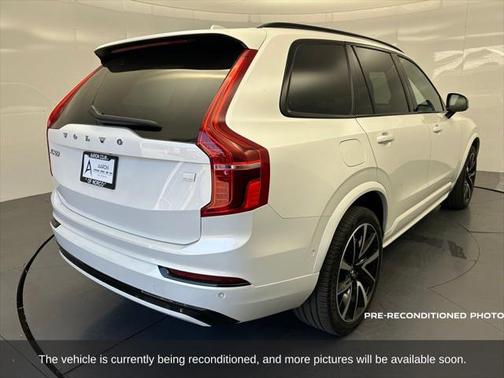 2023 Volvo XC90 Recharge Plug-In Hybrid T8 Plus Dark Theme 7-Seater