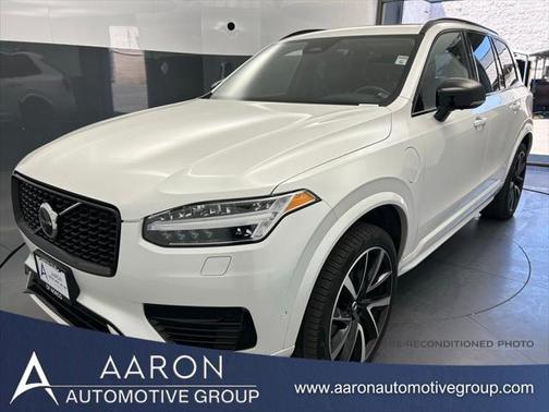 2023 Volvo XC90 Recharge Plug-In Hybrid T8 Plus Dark Theme 7-Seater