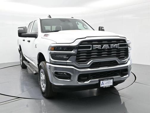 2025 RAM 2500 Tradesman Crew Cab 4x4 6'4' Box