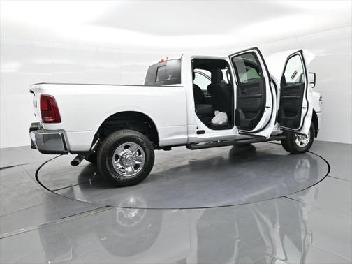2025 RAM 2500 Tradesman Crew Cab 4x4 6'4' Box