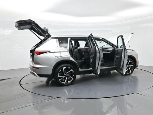 2023 Mitsubishi Outlander SE Special Edition 2WD