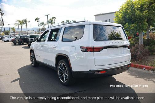 Bright White Clearcoat 2022 Jeep Wagoneer Series III 4x4