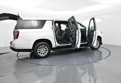 2023 Chevrolet Suburban LT