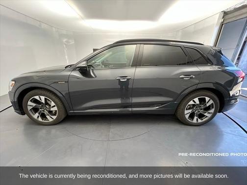 2021 Audi e-tron Premium