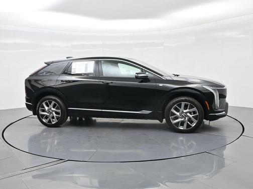 2025 Cadillac OPTIQ Luxury 1 AWD