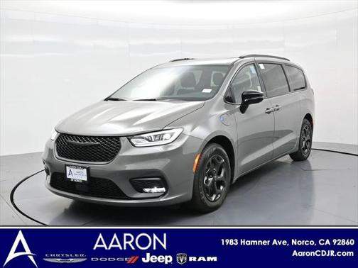 2025 Chrysler Pacifica Hybrid Premium S Appearance Pkg
